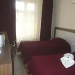 Uygulama Oteli̇ Ξενοδοχείο *