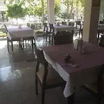 Uygulama Oteli̇ מלון *