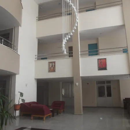 Uygulama Oteli̇ *
