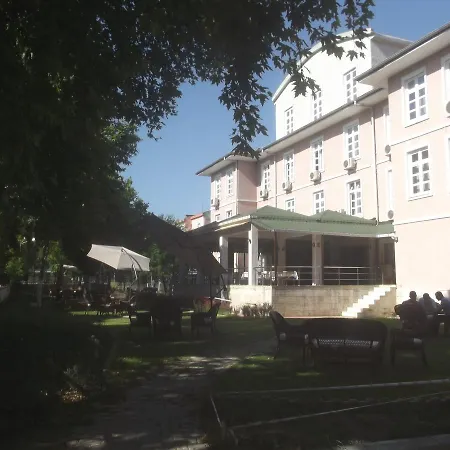 塞尔丘克乌古拉马奥特里酒店 *