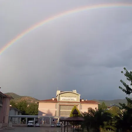 Hotel Uygulama Oteli̇ *